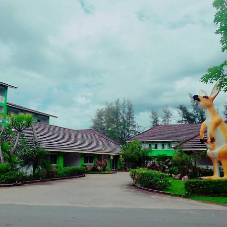 Had Lamae Resort Ban Pak Nam Lamae Bagian luar foto
