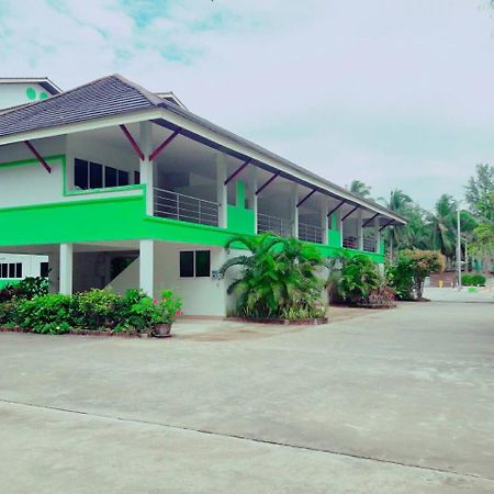 Had Lamae Resort Ban Pak Nam Lamae Bagian luar foto