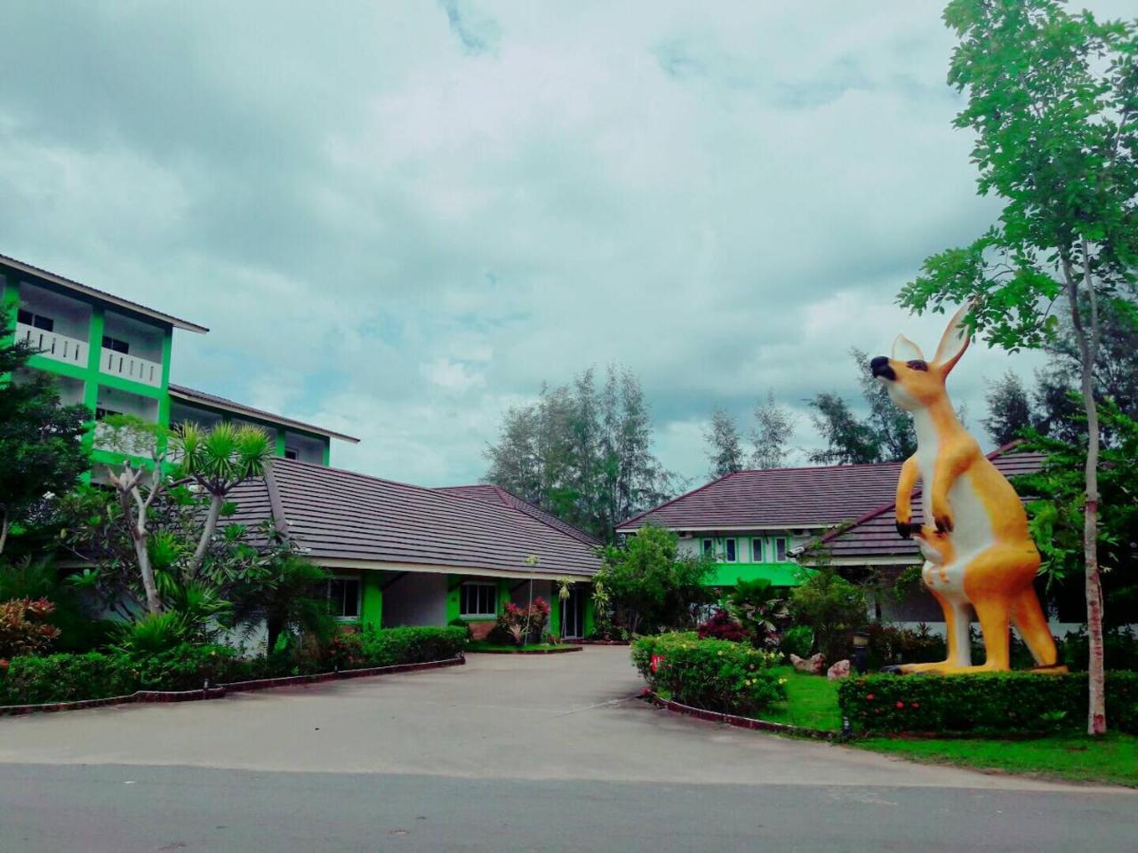 Had Lamae Resort Ban Pak Nam Lamae Bagian luar foto