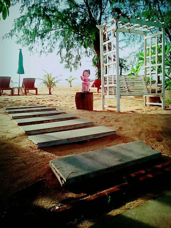 Had Lamae Resort Ban Pak Nam Lamae Bagian luar foto