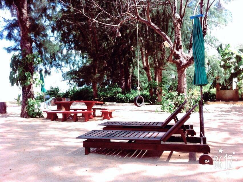 Had Lamae Resort Ban Pak Nam Lamae Bagian luar foto