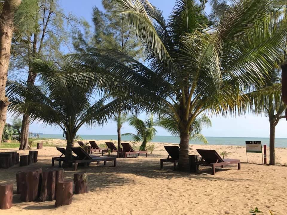 Had Lamae Resort Ban Pak Nam Lamae Bagian luar foto