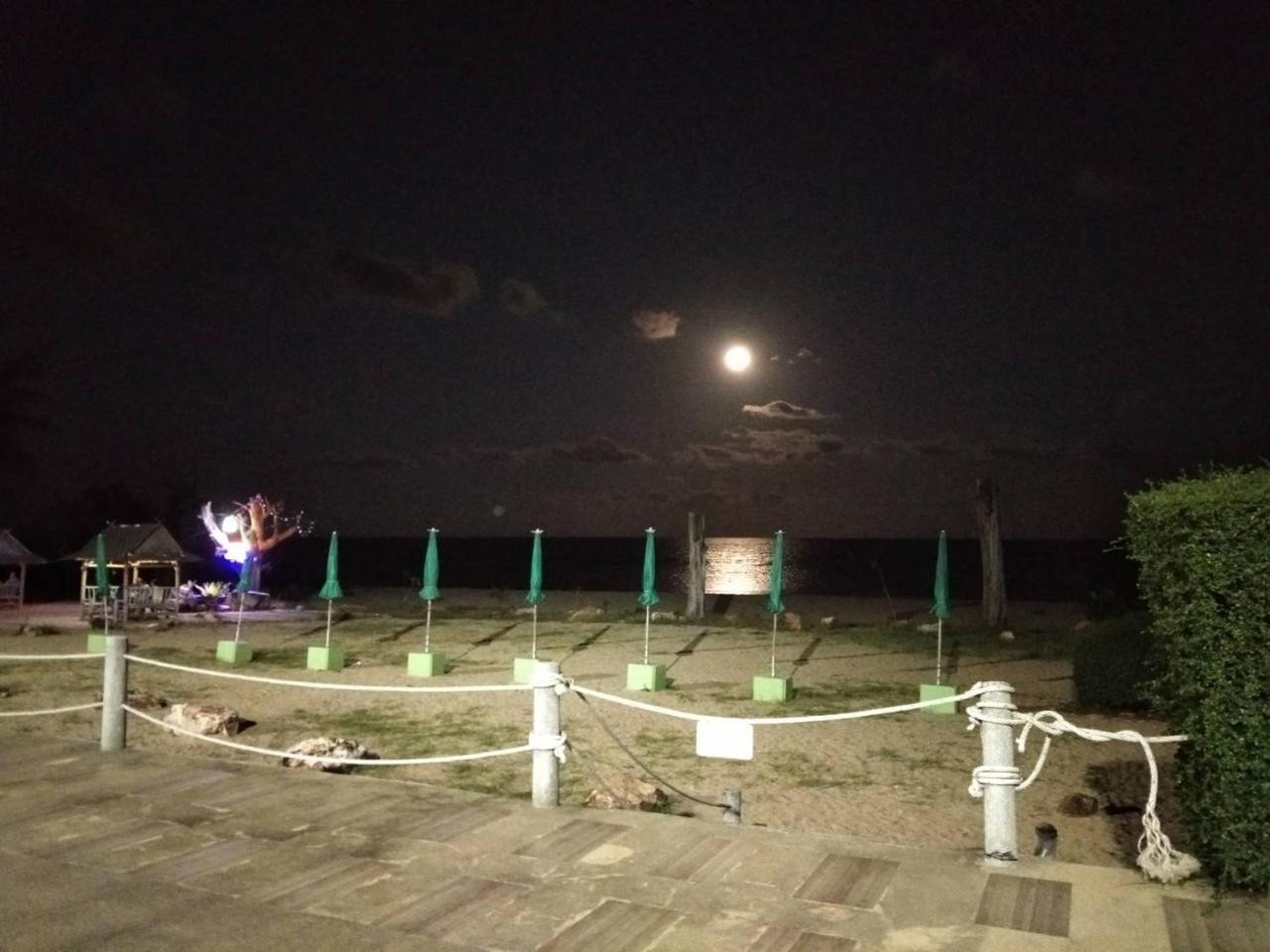 Had Lamae Resort Ban Pak Nam Lamae Bagian luar foto